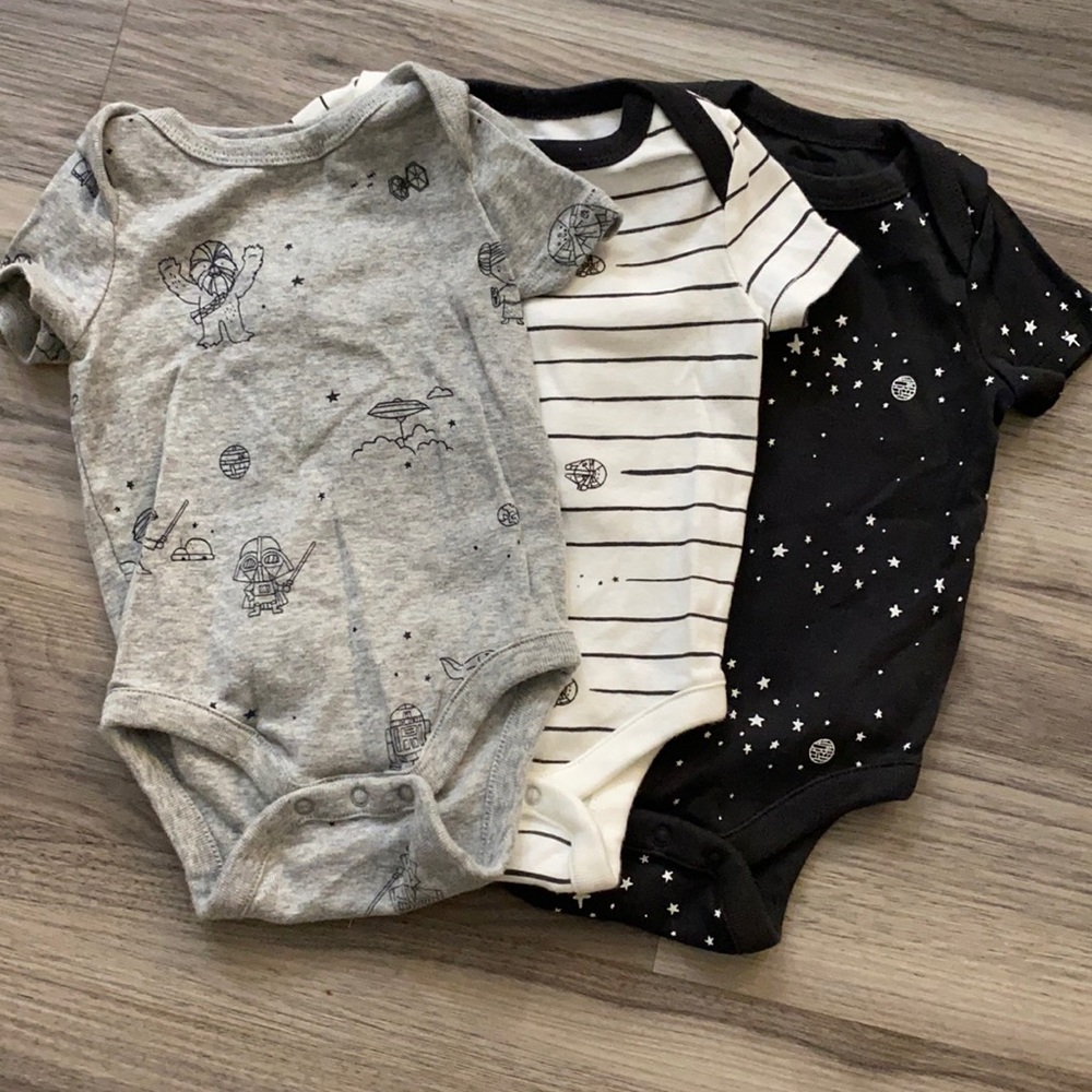 Gap Star Wars onesies 0-3 month size